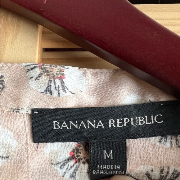 Banana Republic Long Bell Sleeve Blouse. Pink/Peach Flowy Floral Size Medium - Picture 5 of 11